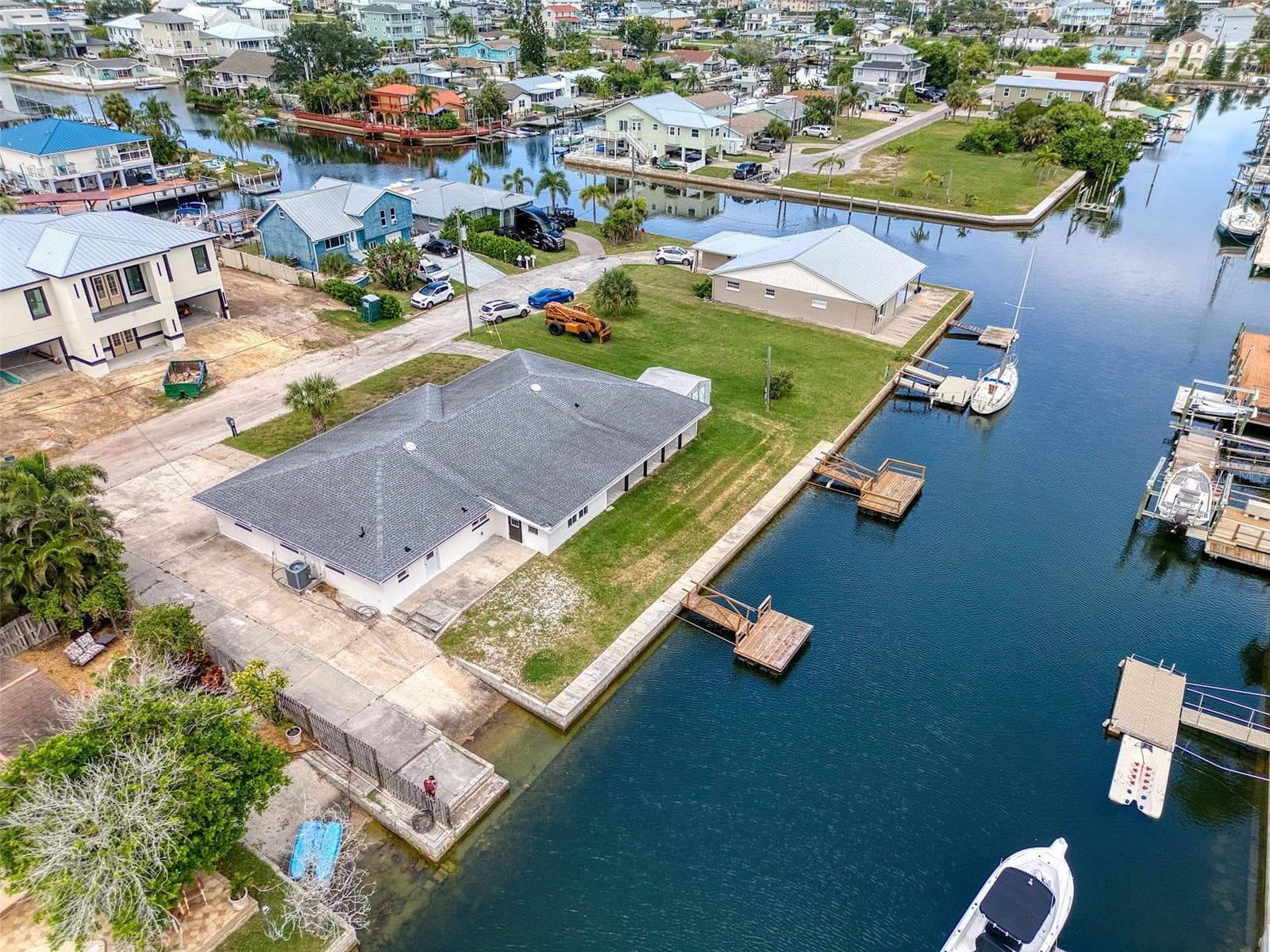 Private boat ramp w/ 2 floating docks - 13812 MATTIX AVE, HUDSON