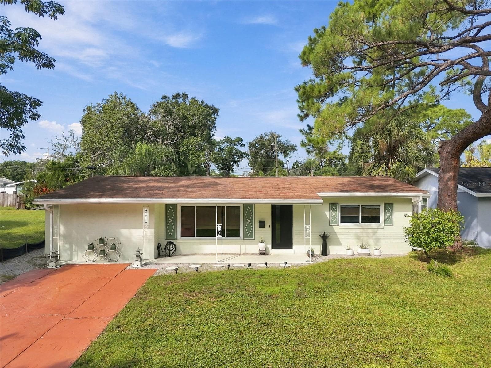 Single Family Residence at 9010 1ST ST N, ST PETERSBURG, photo 2 of 60