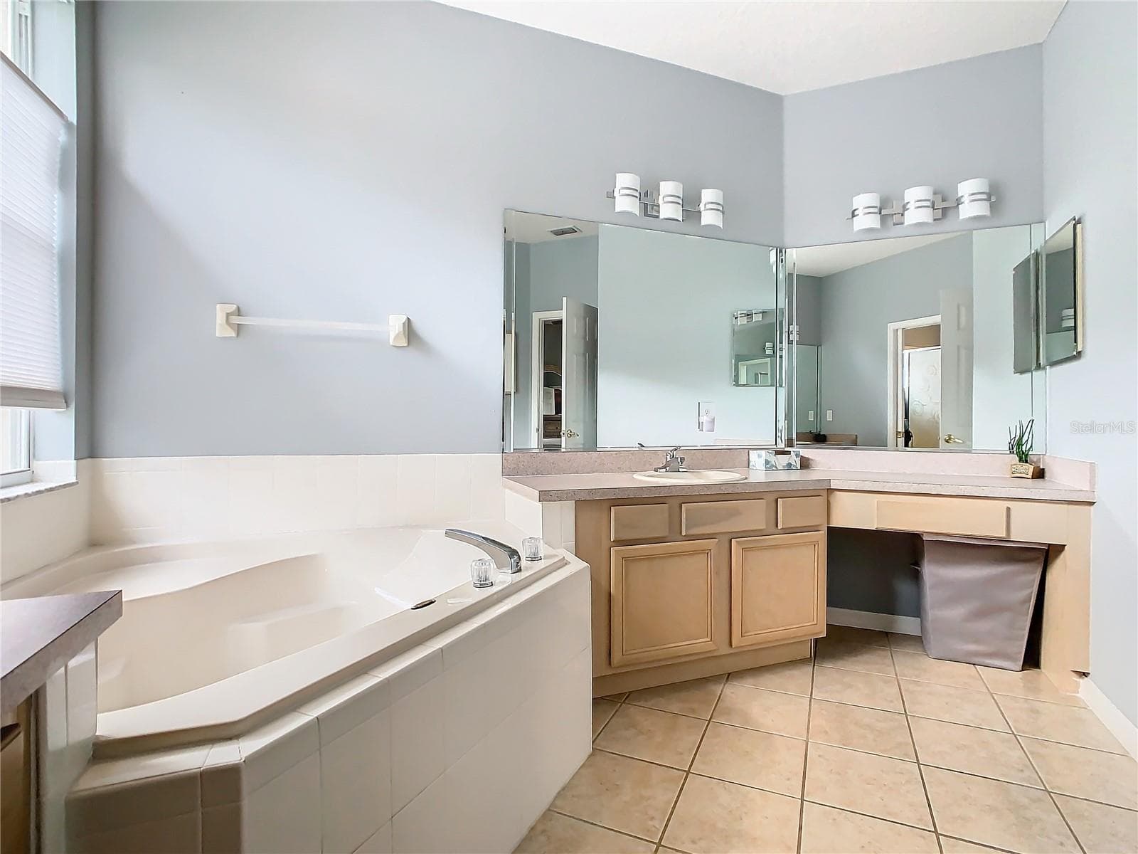 Master Bath - 304 CALABAY PARC BLVD, DAVENPORT