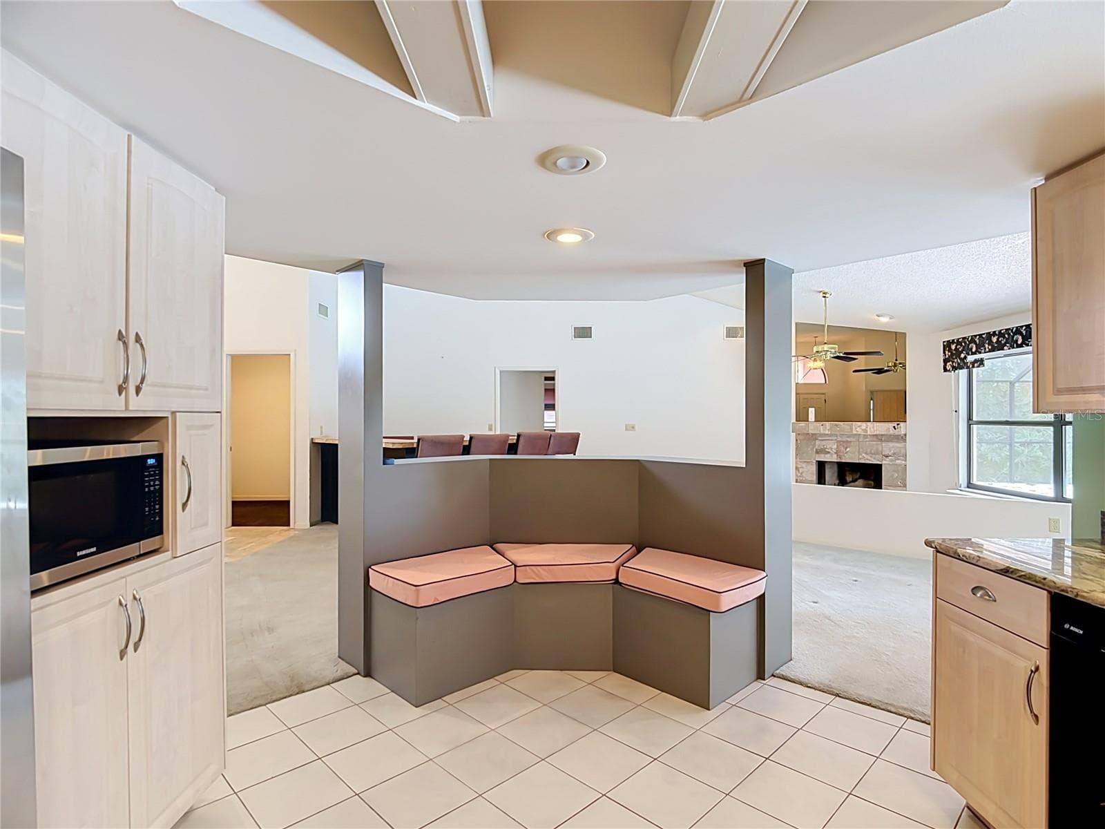 Kitchen has ceramic tile - 3305 IMPERIAL LN, LAKELAND