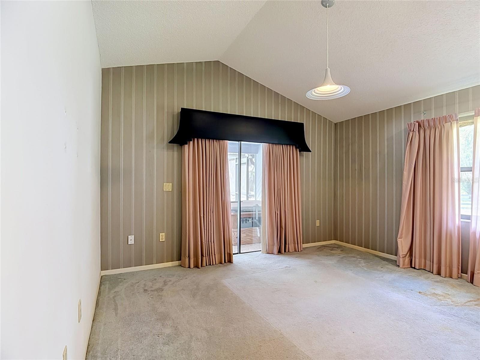 Primary Bedroom sitting area - 3305 IMPERIAL LN, LAKELAND