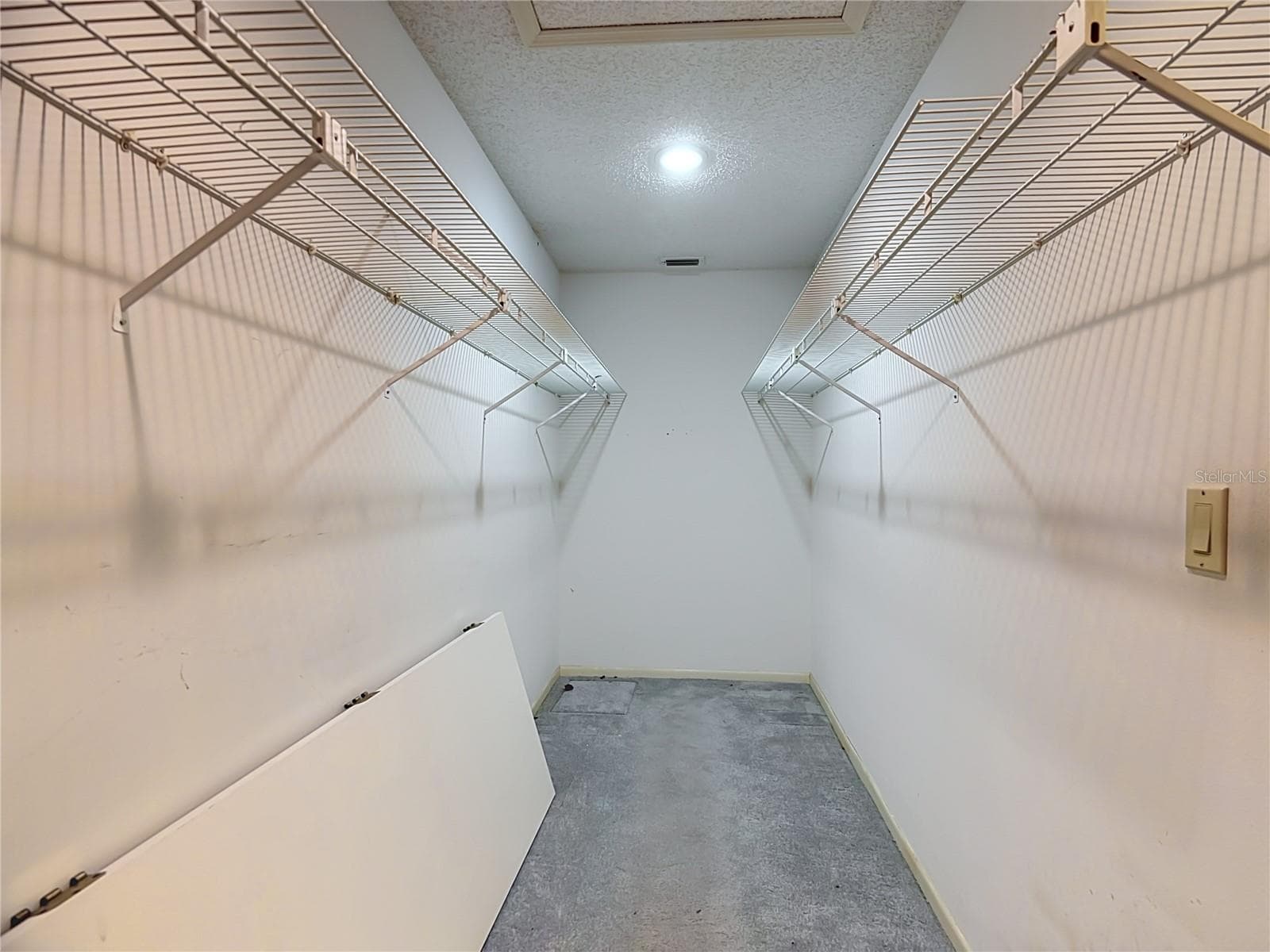 Extra Large Walk-in closet in Primary bedroom - 3305 IMPERIAL LN, LAKELAND