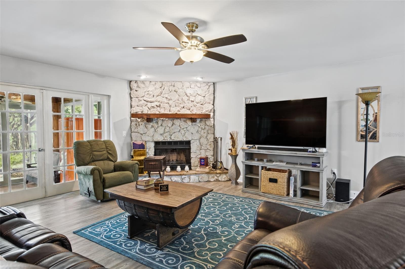 Single Family Residence at 1442 COLUSO DR, WINTER GARDEN, photo 3 of 91