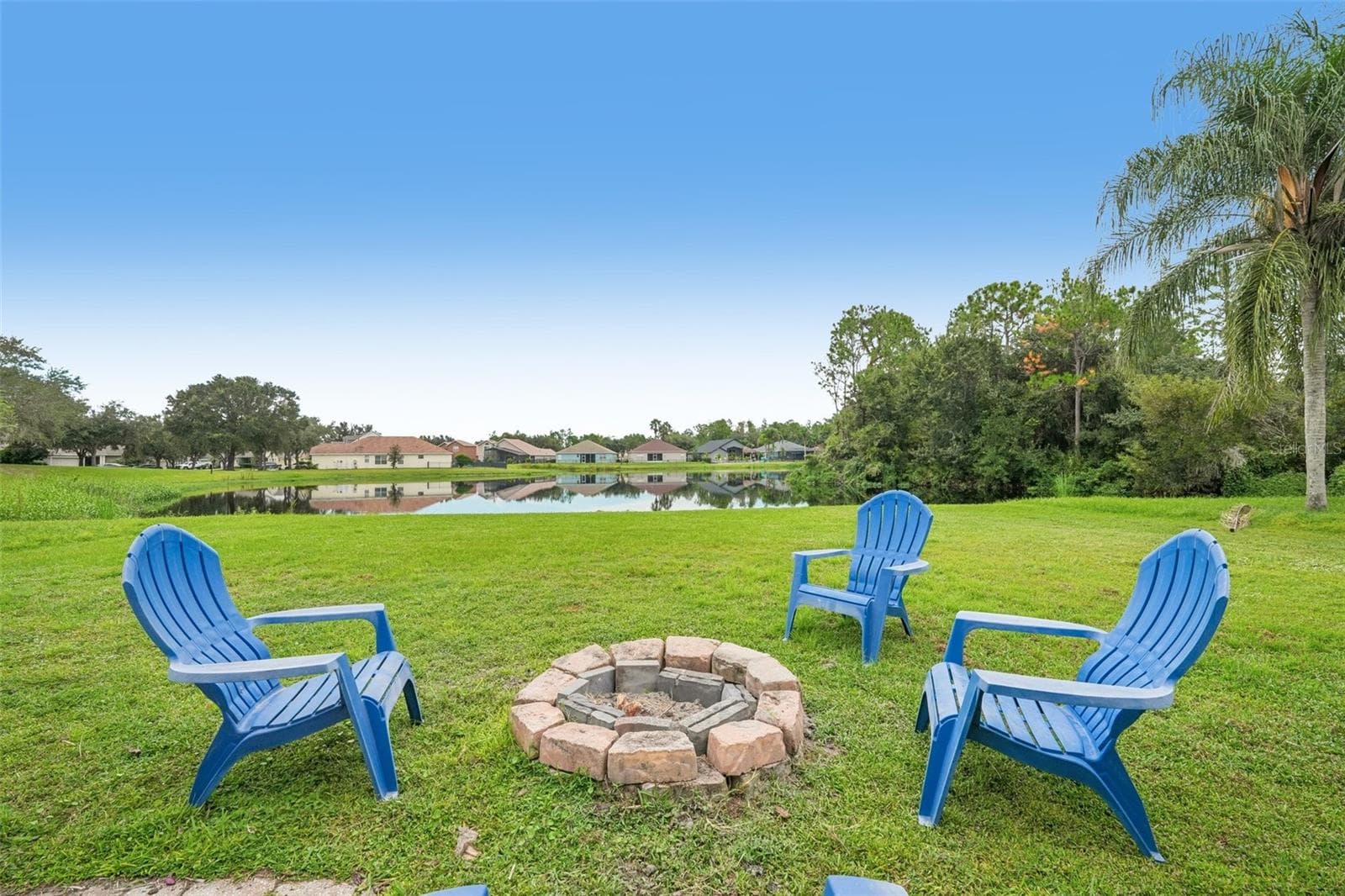 Single Family Residence at 6527 BRIDGECREST DR, LITHIA, photo 2 of 36