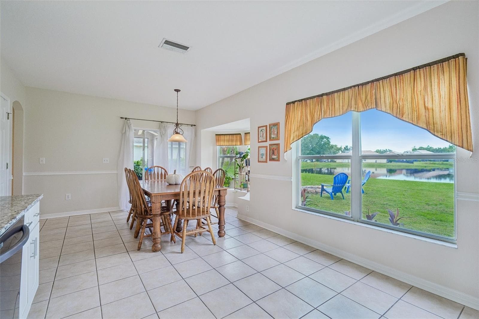 Single Family Residence at 6527 BRIDGECREST DR, LITHIA, photo 9 of 36