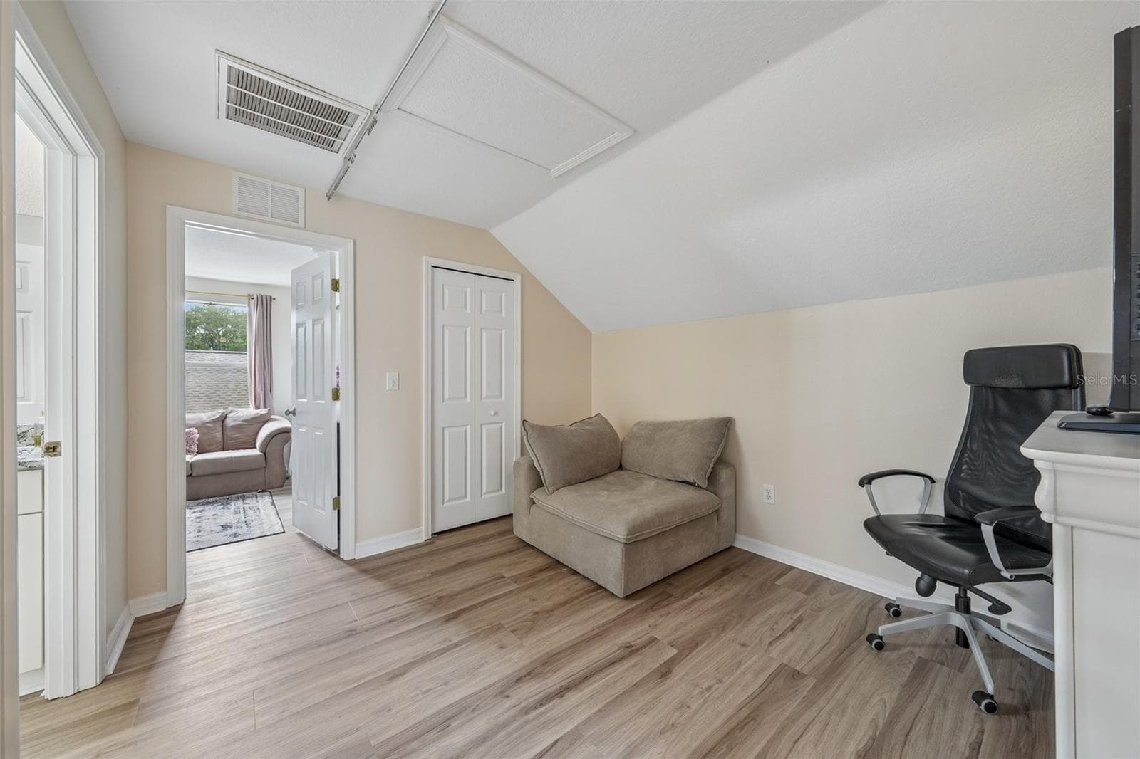 Single Family Residence at 6527 BRIDGECREST DR, LITHIA, photo 20 of 36