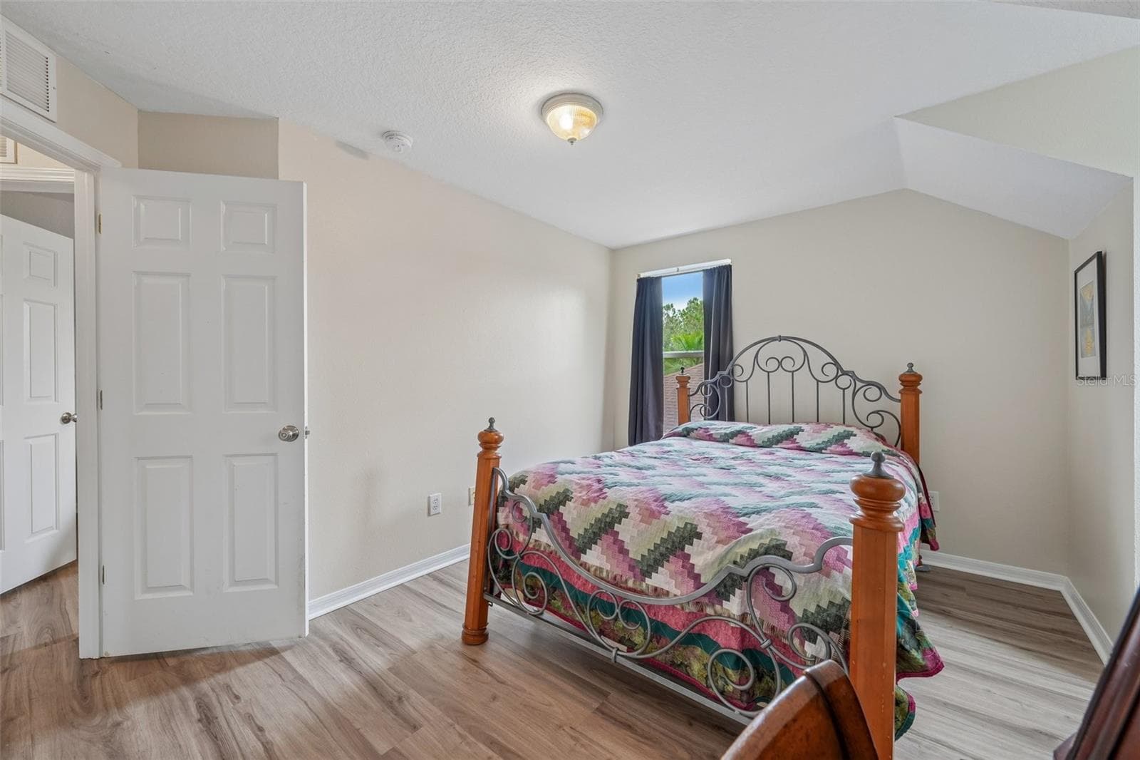 Single Family Residence at 6527 BRIDGECREST DR, LITHIA, photo 24 of 36