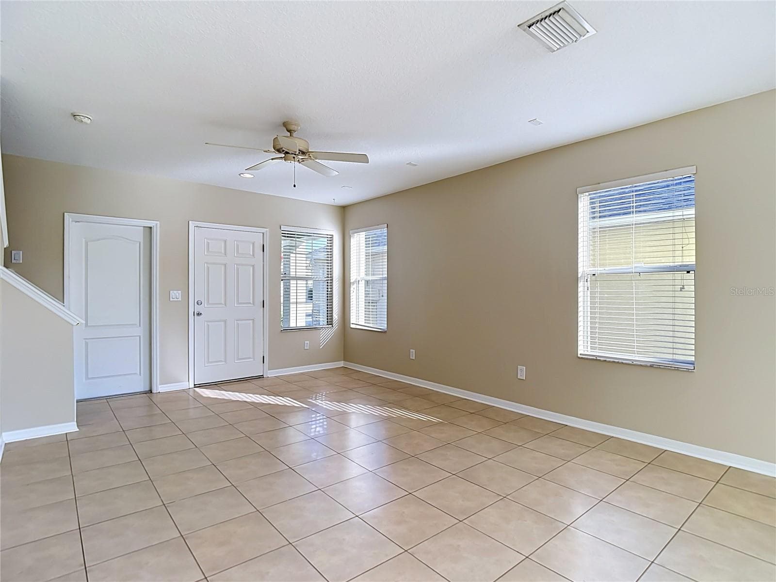 Single Family Residence at 10016 PERTHSHIRE CIR, LAND O LAKES, photo 10 of 45