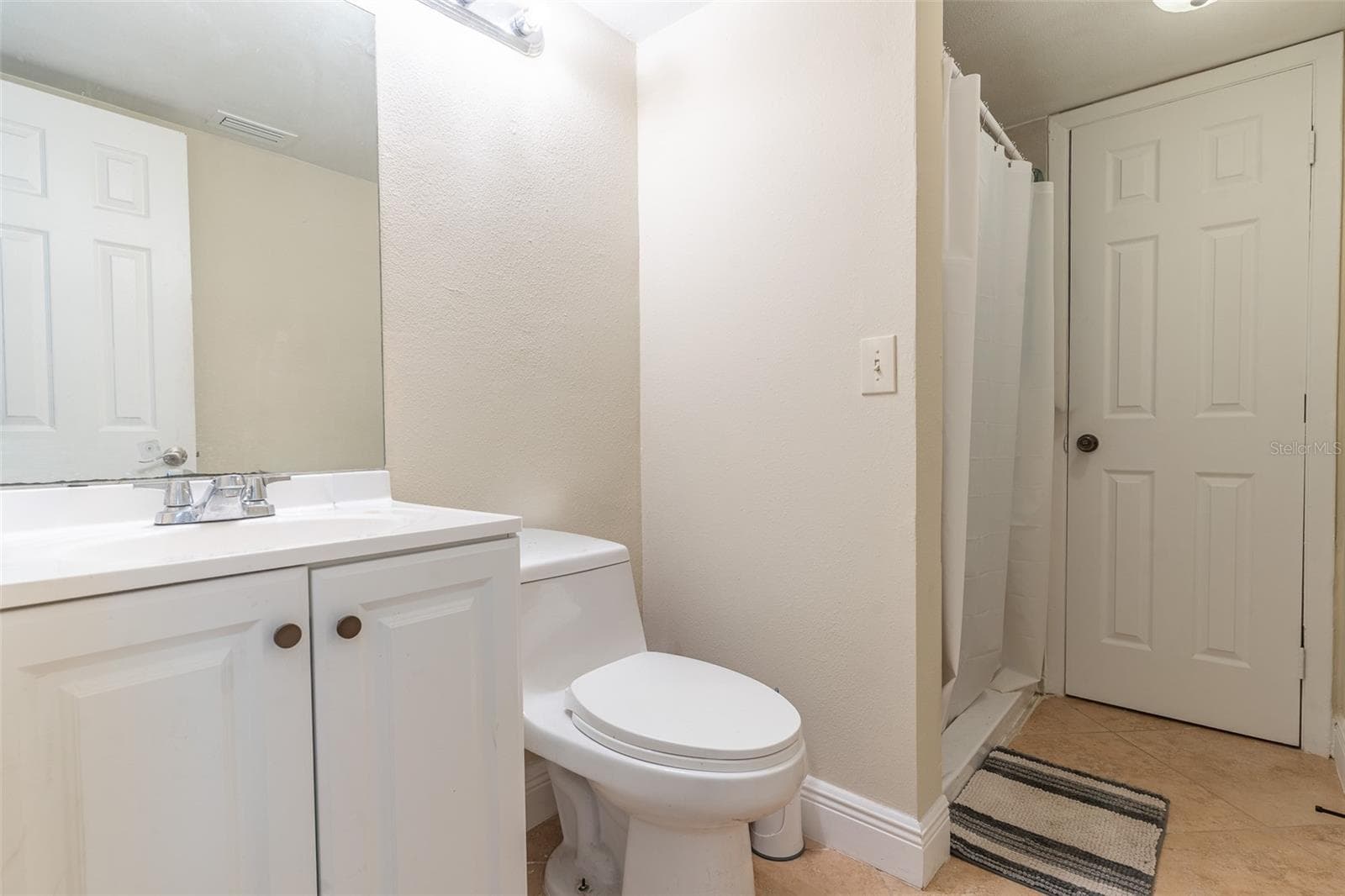Single Family Residence at 631 STONE DR, BRANDON, photo 12 of 40