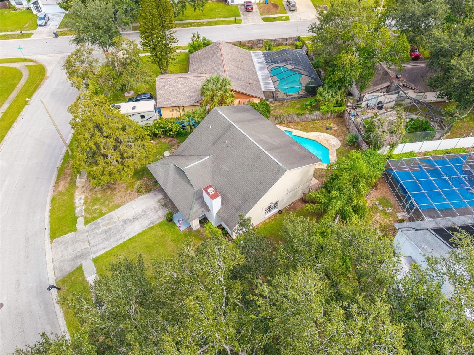 Single Family Residence at 631 STONE DR, BRANDON, photo 29 of 40