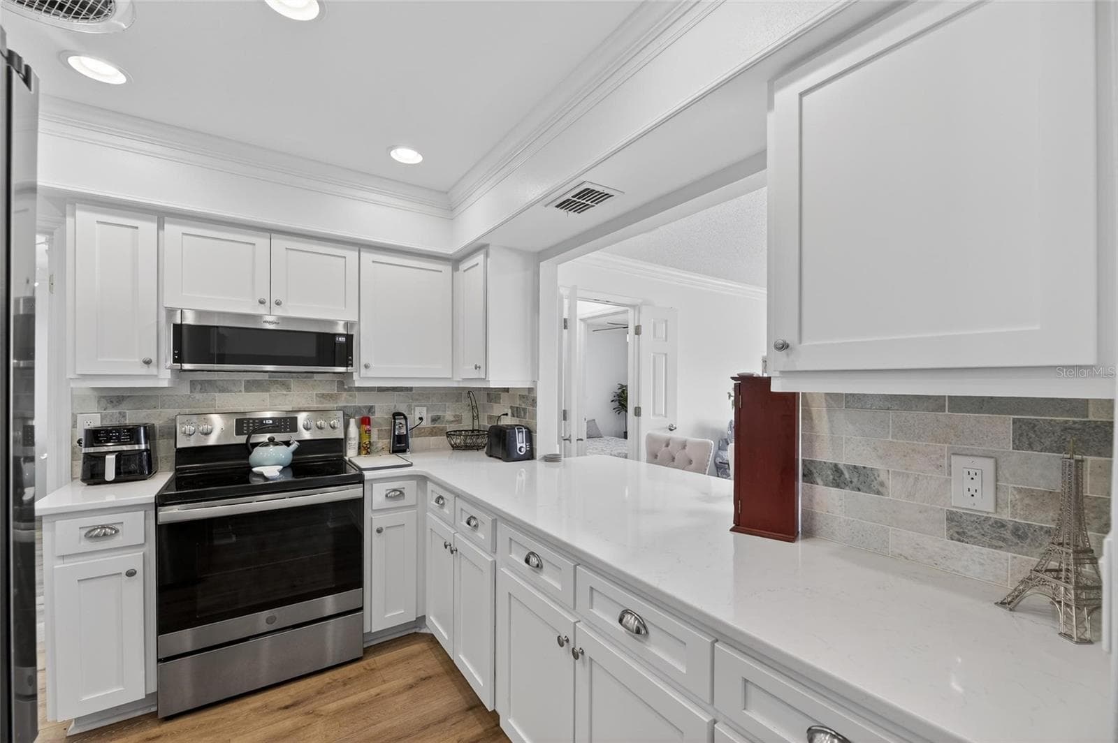 Villa at 108 WHITETAIL CT, SUN CITY CENTER, photo 9 of 44