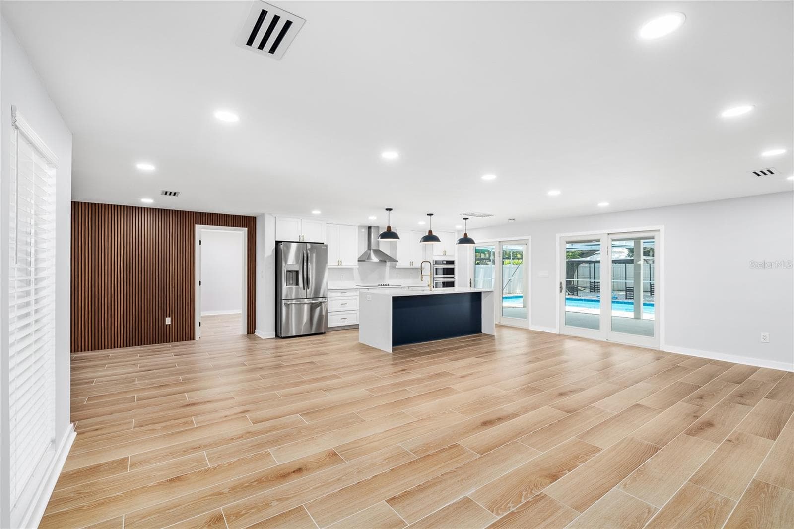 Single Family Residence at 2306 S SAN JOSE CIR, TAMPA, photo 5 of 51