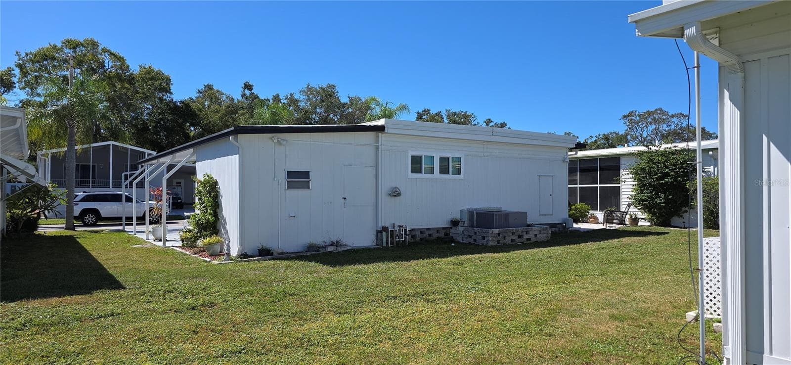 Rear - 2331 BELLEAIR RD #806, CLEARWATER