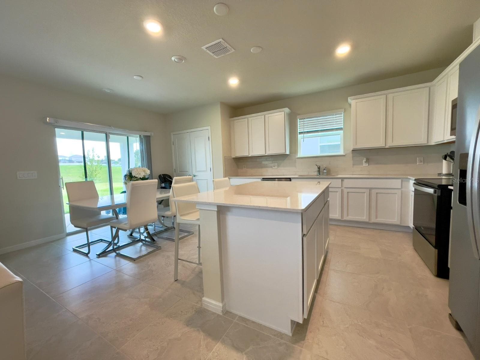 Single Family Residence at 2143 CHARMING AVE, DAVENPORT, photo 4 of 24