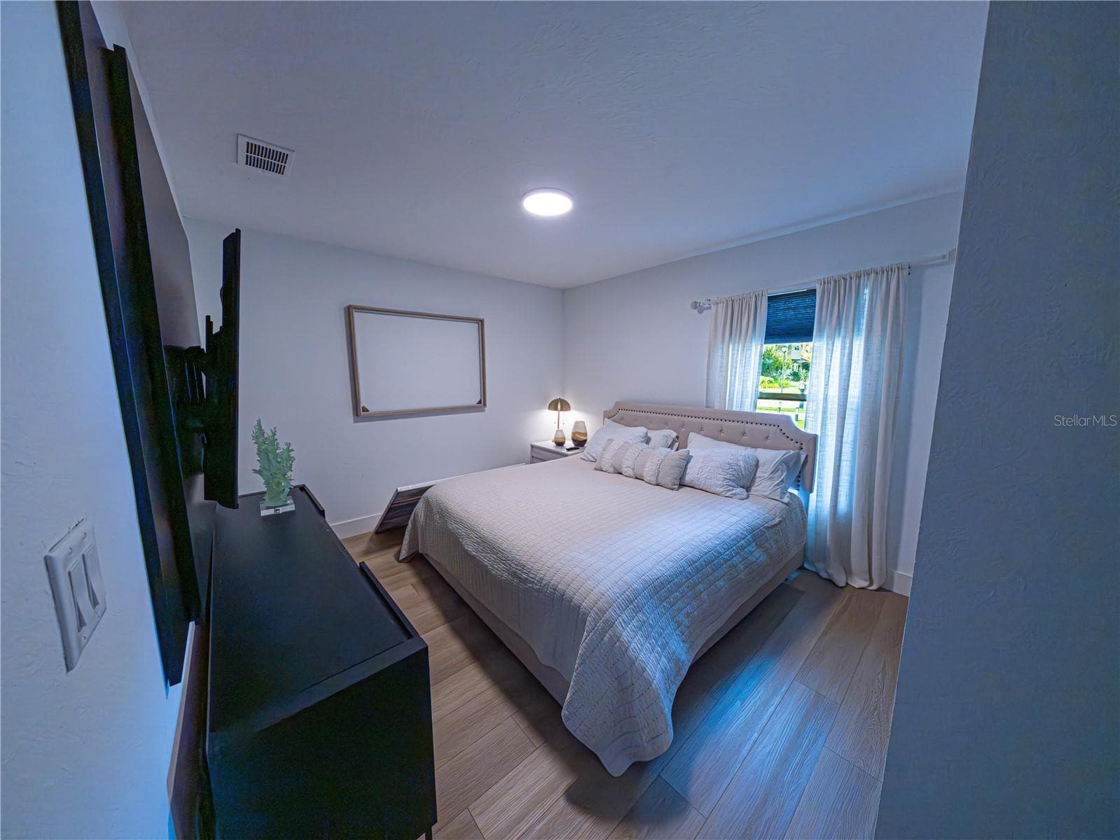 Single Family Residence at 9197 BAY HILL BLVD, ORLANDO, photo 19 of 27