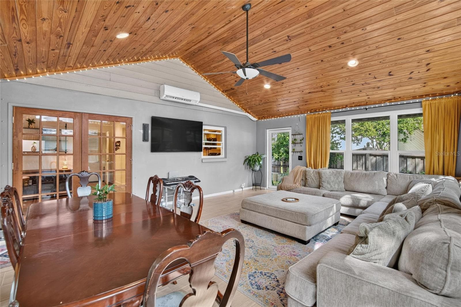 Florida Room - 3721 VILLAGE ESTATES PL, TAMPA