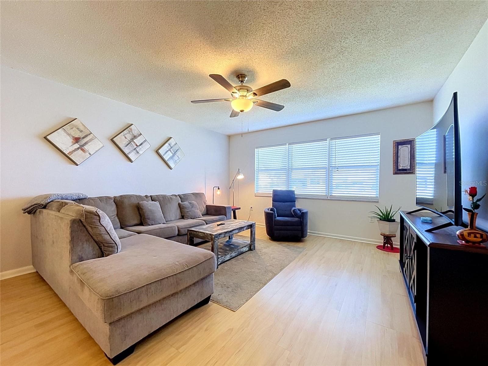Single Family Residence at 1520 BELLE GLADE AVE, SUN CITY CENTER, photo 6 of 73