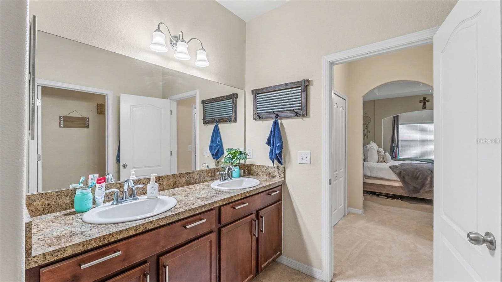 Townhouse at 4275 WINDING VINE DR, LAKELAND, photo 16 of 38