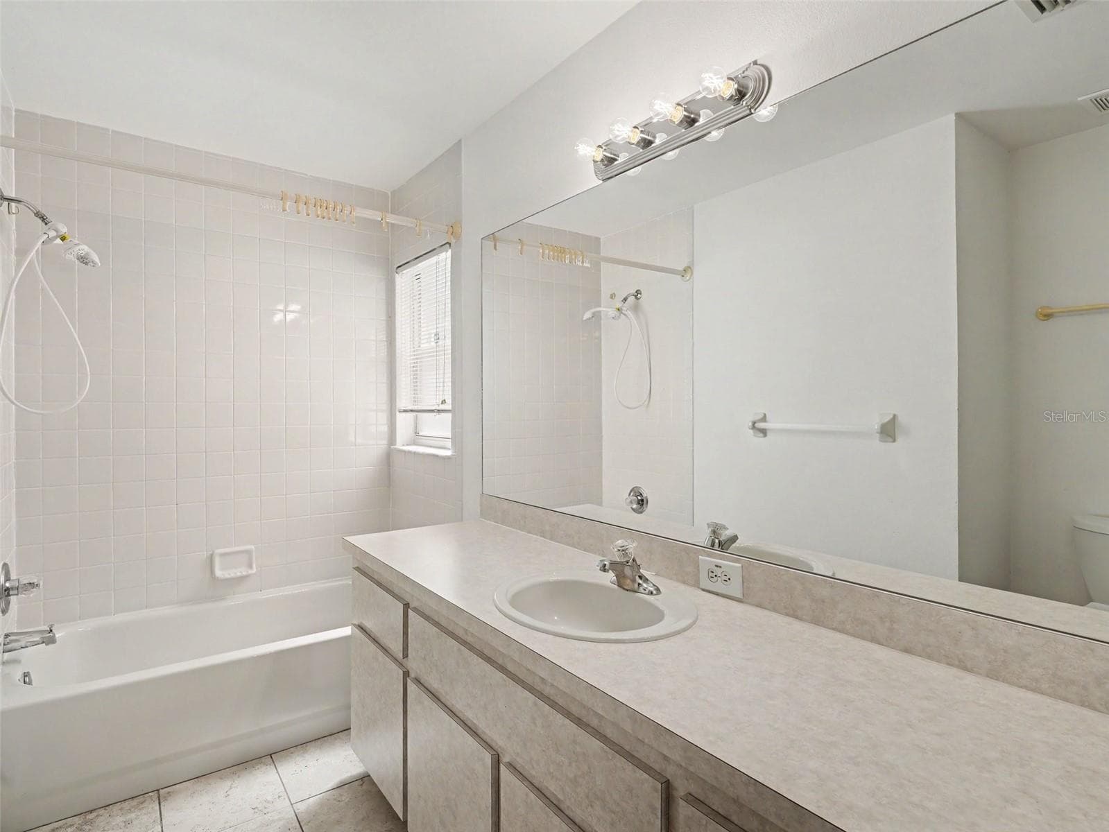 Single Family Residence at 12659 LONGCREST DR, RIVERVIEW, photo 18 of 28