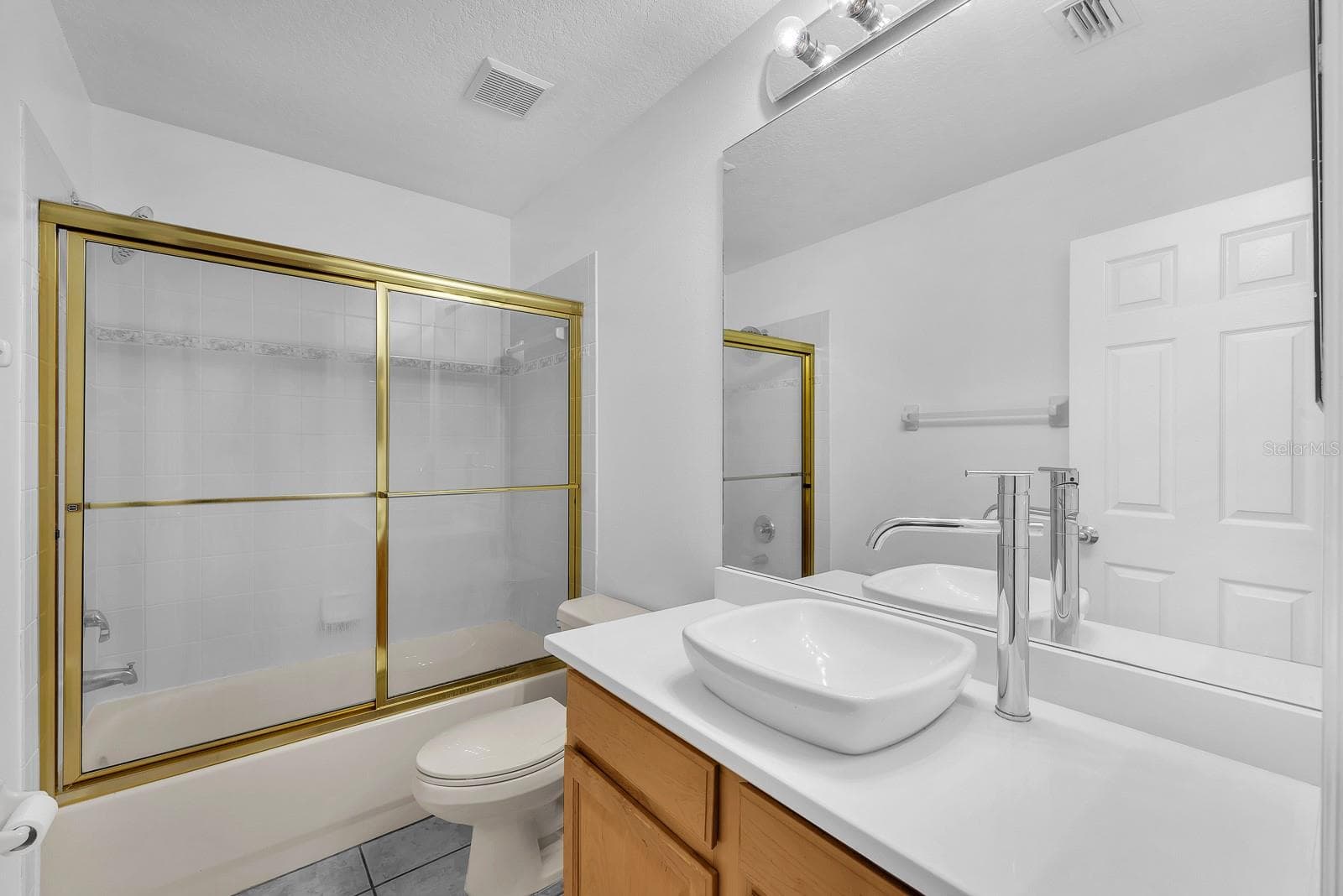 upstairs bathroom - 6034 HAMMOCK HILL AVE, LITHIA