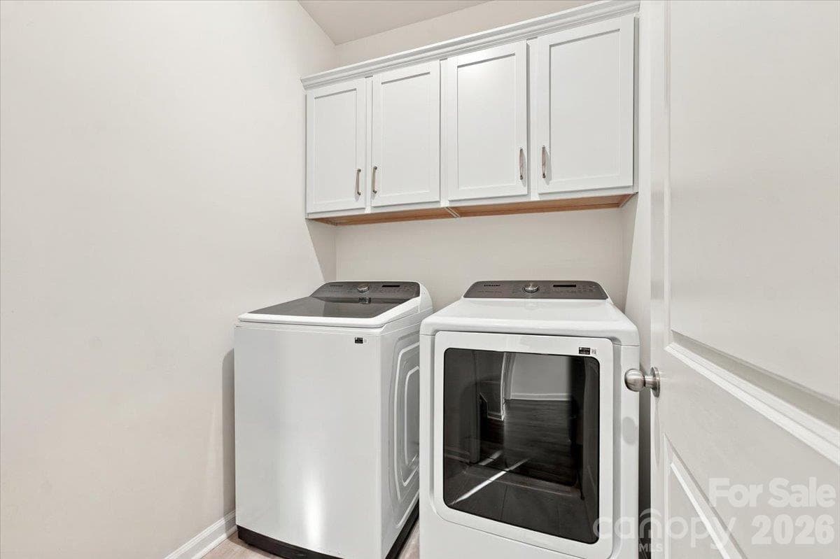 Laundry room main level - 24550 Blue Heron Circle, Lancaster
