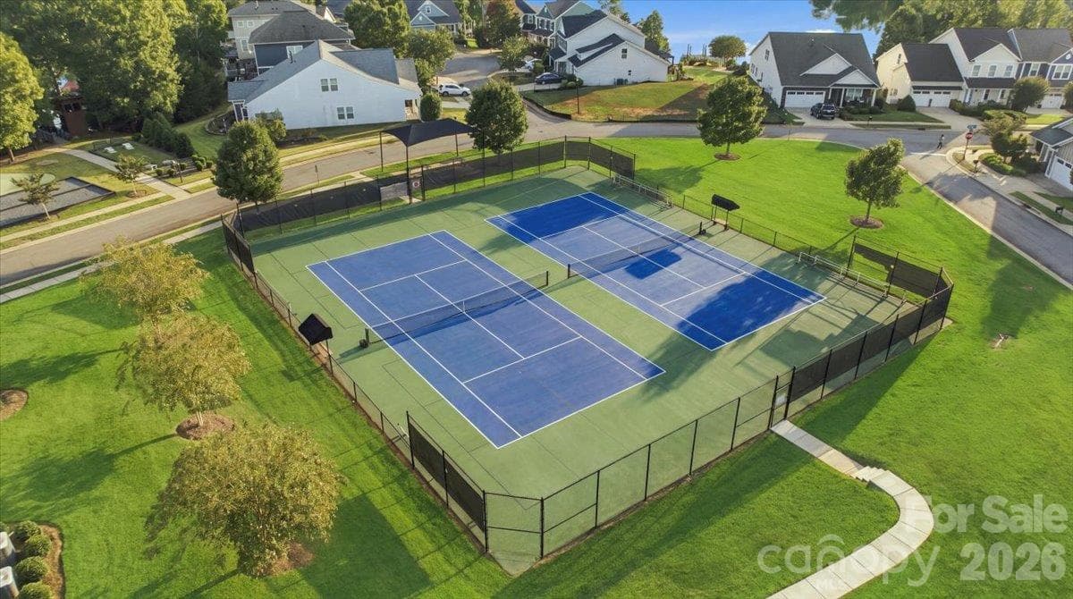 Tennis and pickleball courts - 24550 Blue Heron Circle, Lancaster
