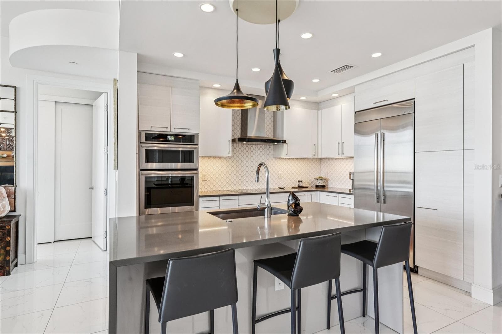 Condominium at 100 1ST AVE N #3806, ST PETERSBURG, photo 6 of 61
