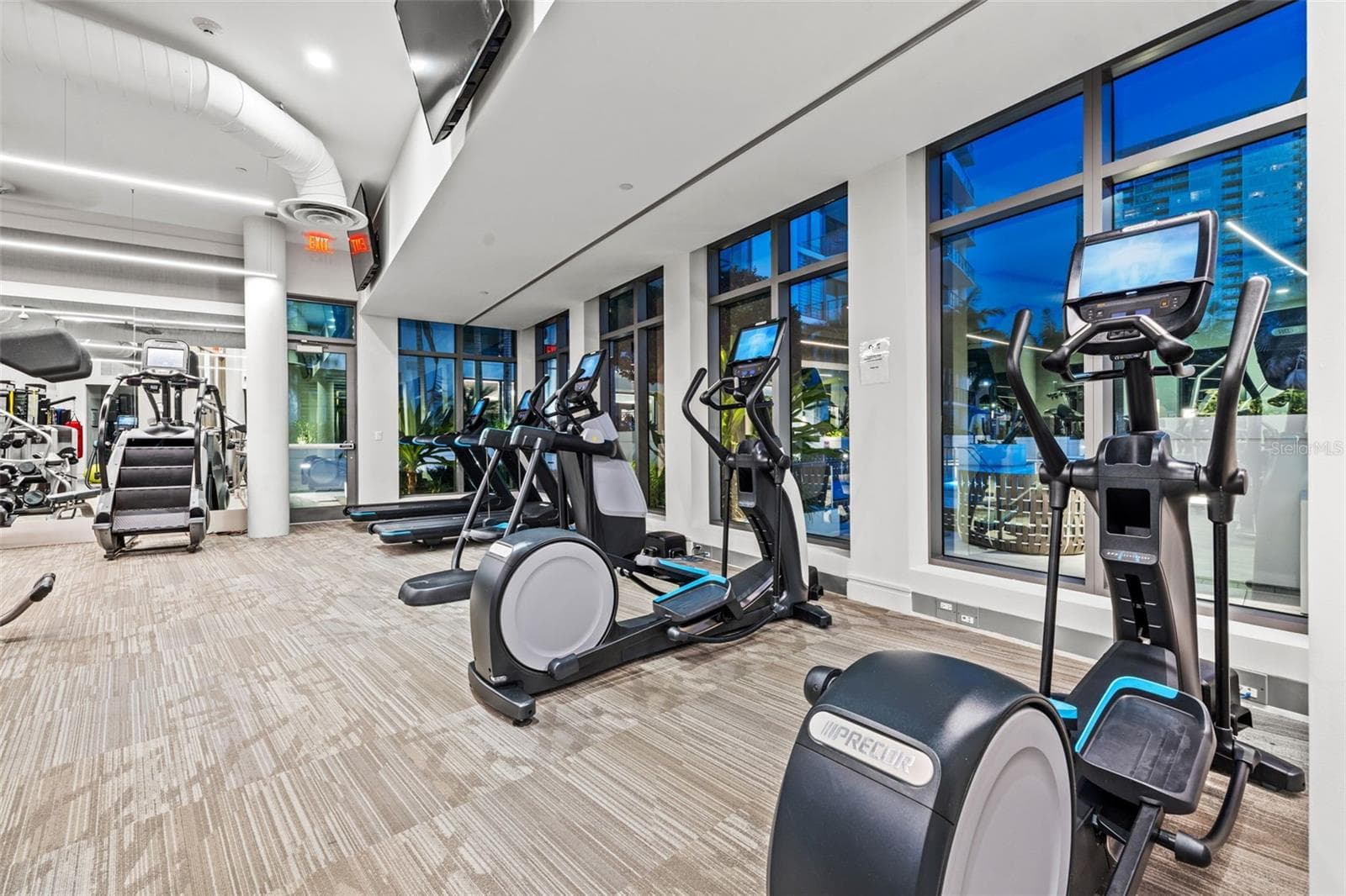 Condominium at 100 1ST AVE N #3806, ST PETERSBURG, photo 51 of 61