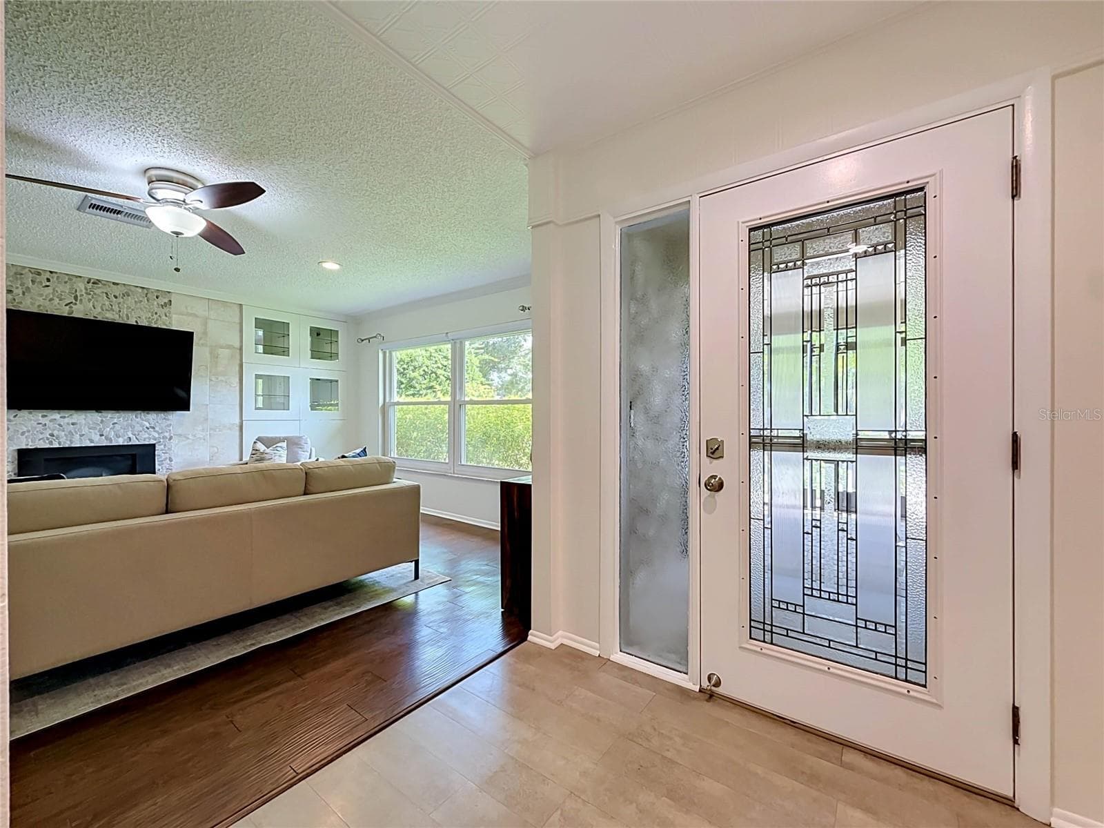 Entry - Living Room - 2632 CAMILLE DR, PALM HARBOR