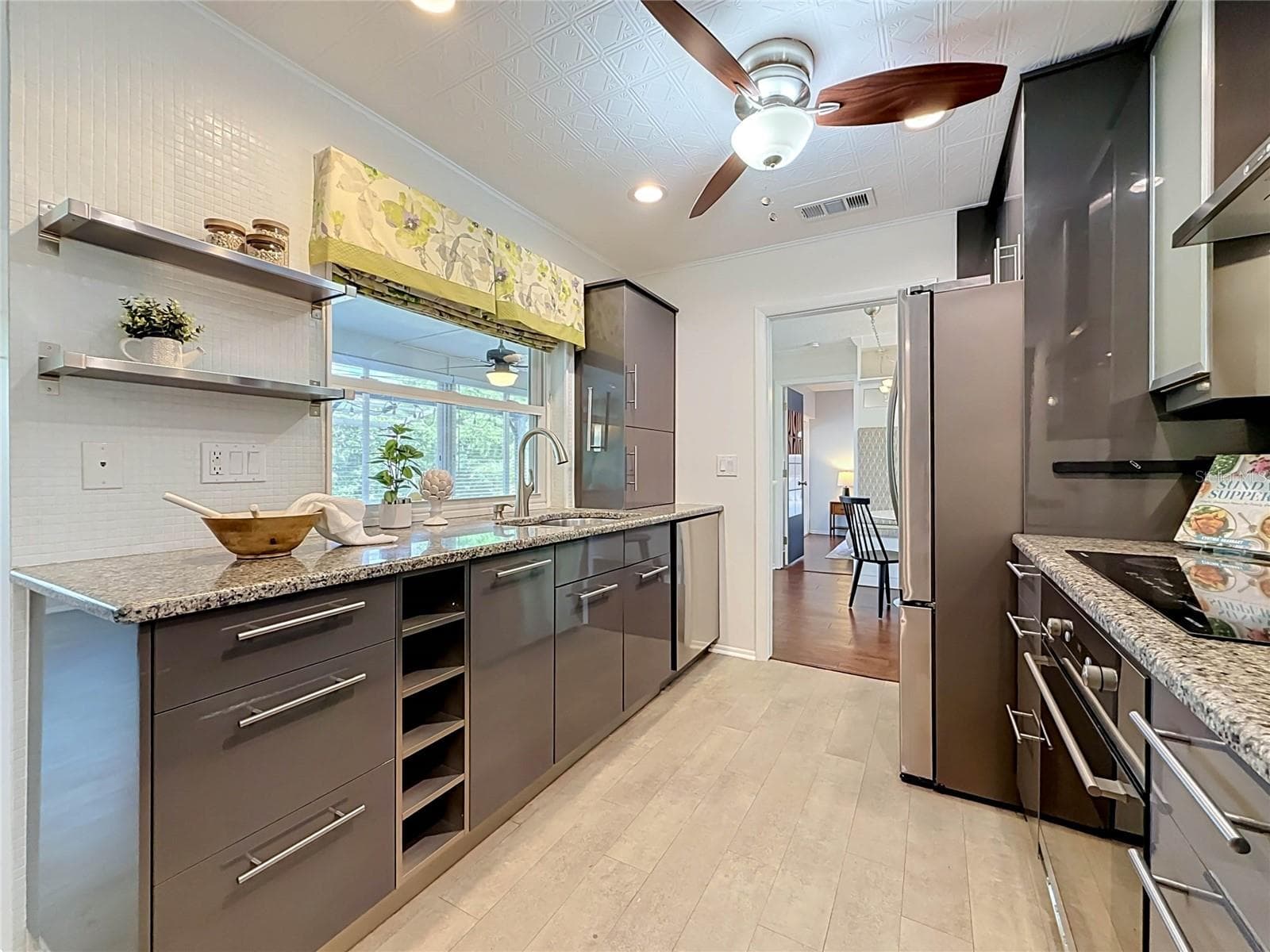 Kitchen - 2632 CAMILLE DR, PALM HARBOR