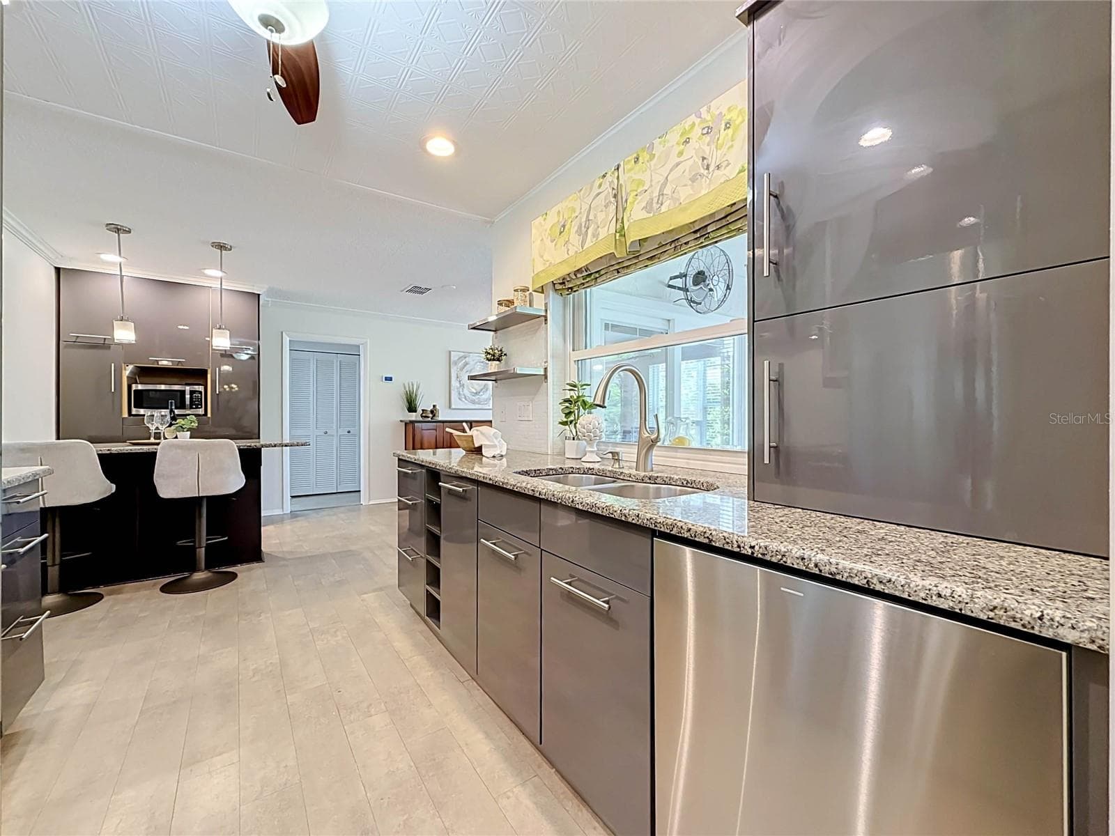 Kitchen - Casual Eating Area - Family Room - 2632 CAMILLE DR, PALM HARBOR