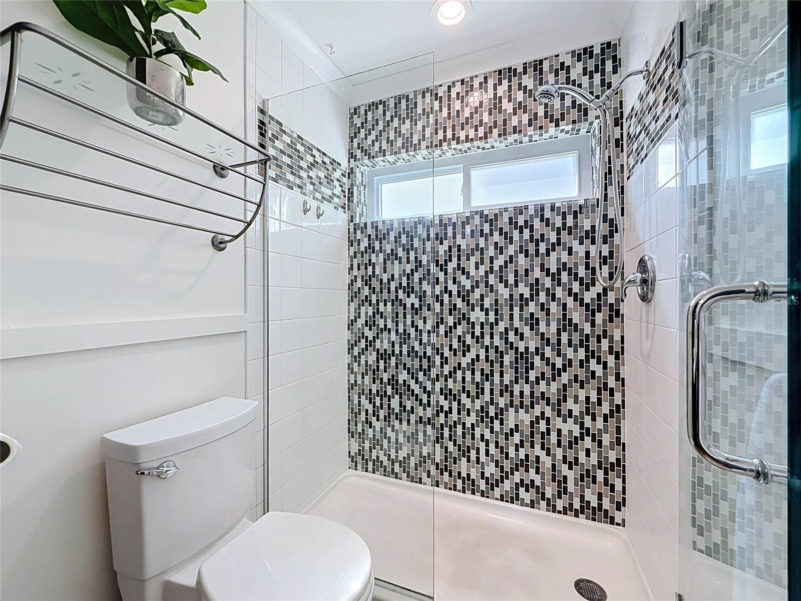 Guest Bath - 2632 CAMILLE DR, PALM HARBOR