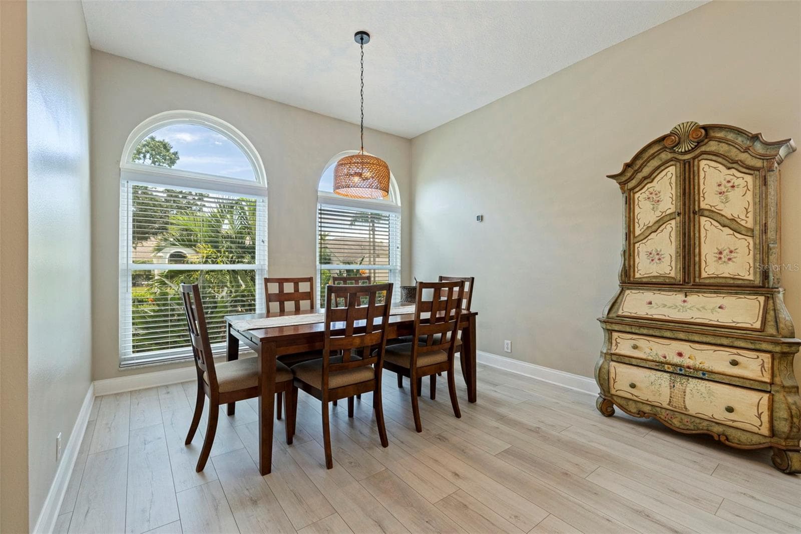 Single Family Residence at 903 WHIPPOORWILL DR, PALM HARBOR, photo 5 of 36