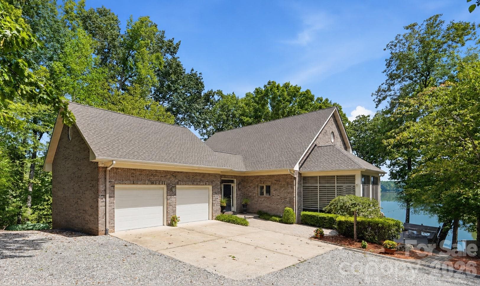 Welcome to your lakefront sanctuary on Lake Wylie! - 1075 Lakefront Woods Drive, Belmont