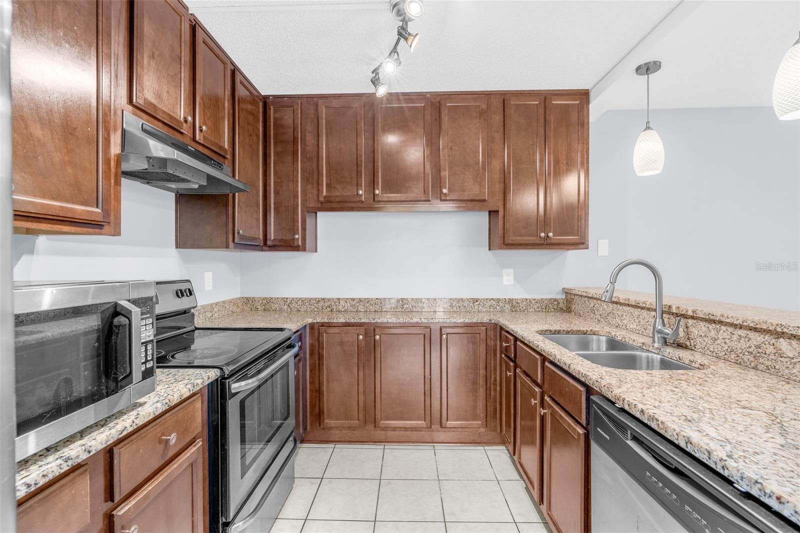 Condominium at 5382 ELM CT #356, ORLANDO, photo 7 of 41