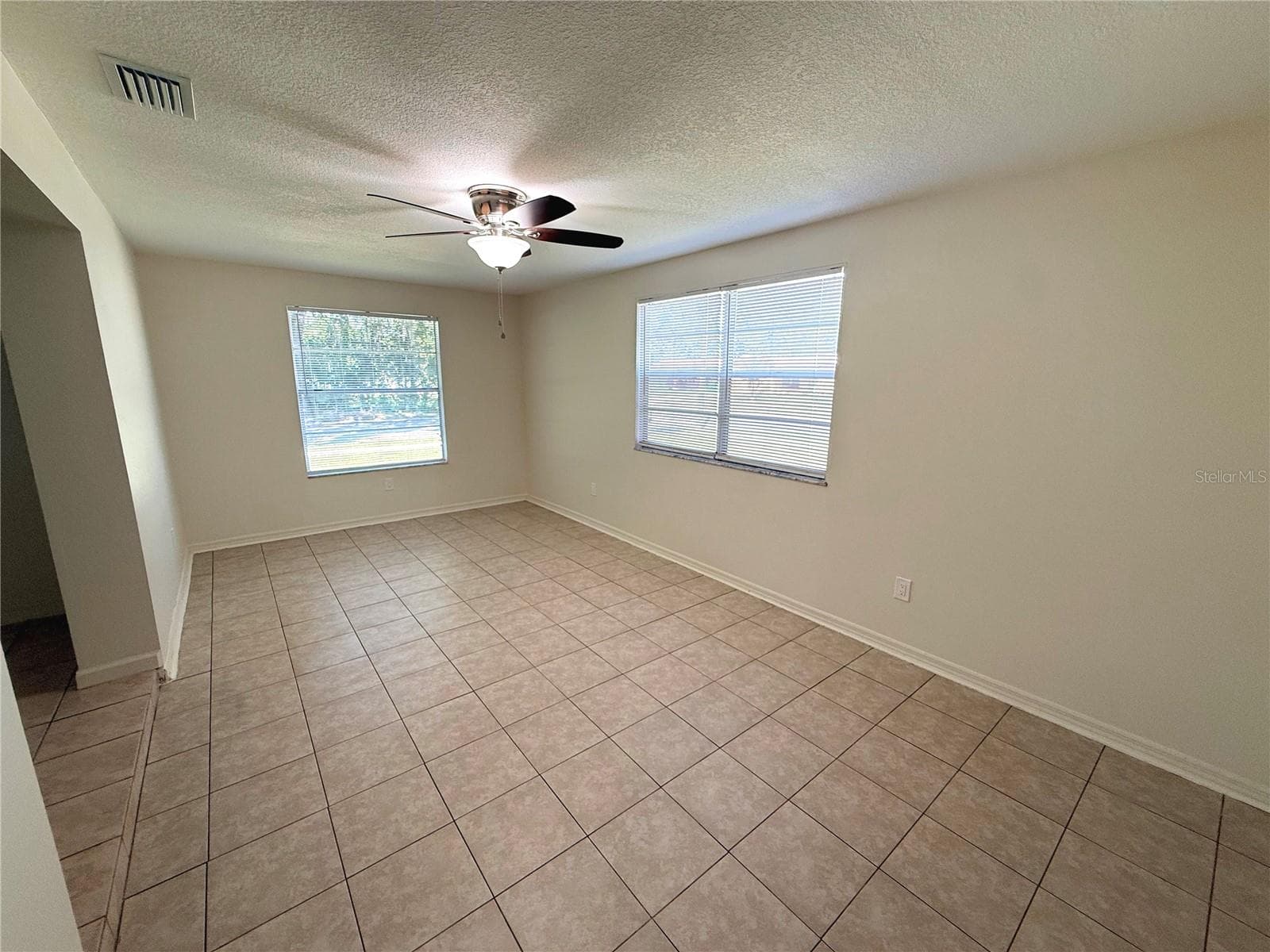Single Family Residence at 101 S FLAMINGO AVE, WINTER SPRINGS, photo 5 of 22