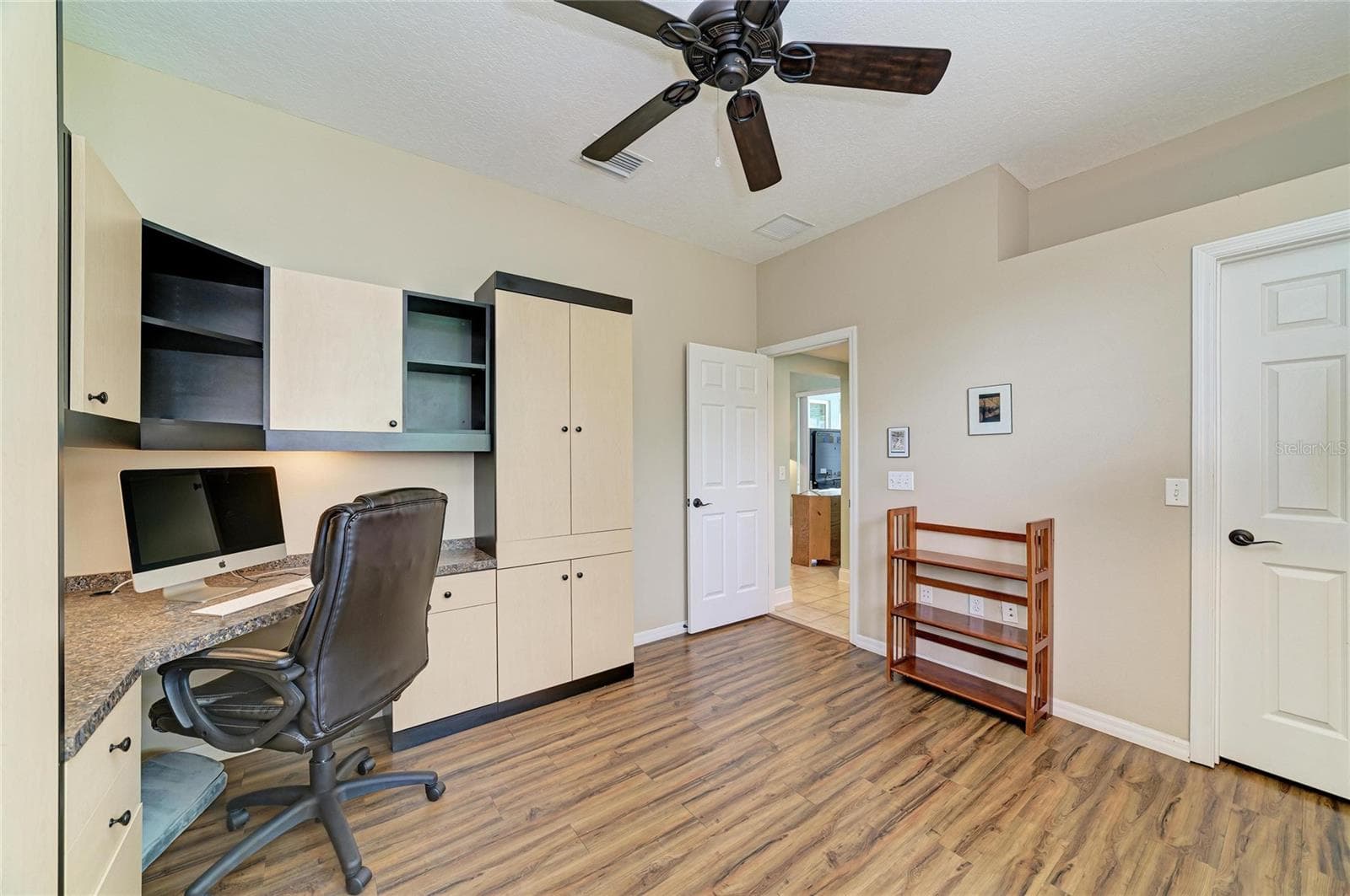 Single Family Residence at 12105 BEEFLOWER DR, LAKEWOOD RANCH, photo 27 of 41