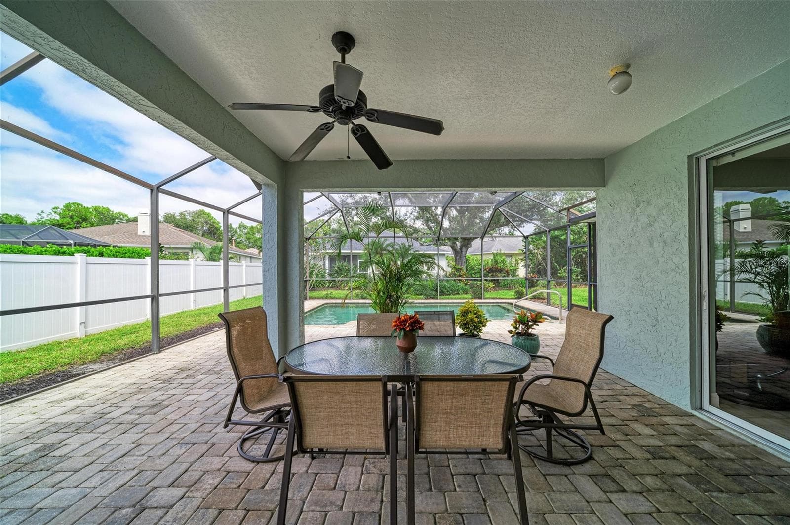 Single Family Residence at 12105 BEEFLOWER DR, LAKEWOOD RANCH, photo 30 of 41