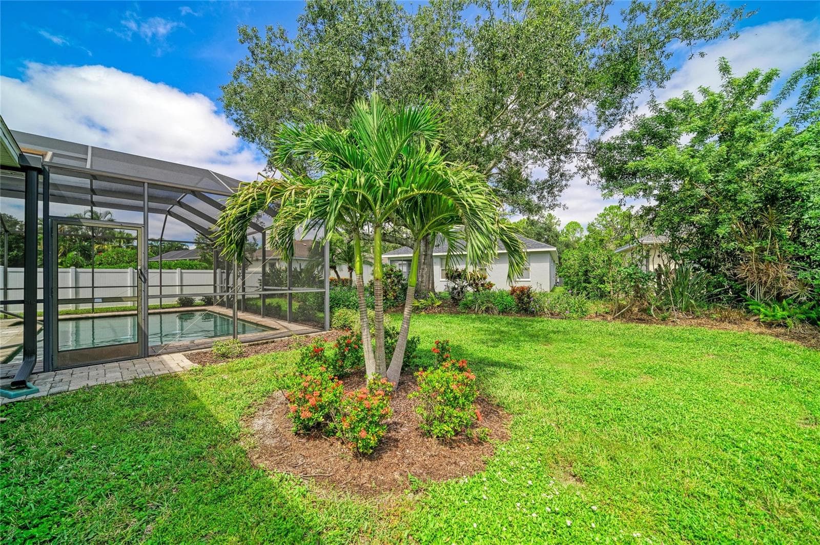 Single Family Residence at 12105 BEEFLOWER DR, LAKEWOOD RANCH, photo 36 of 41