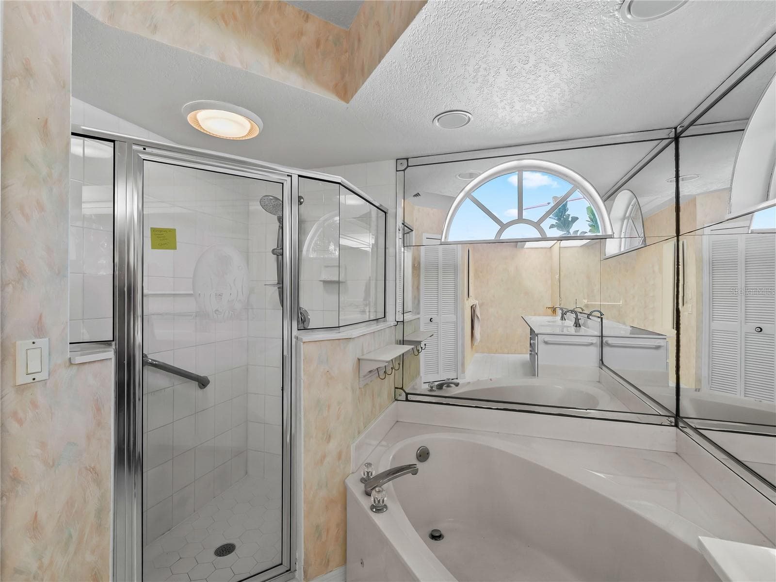 Bath_134TocopillaStreet_PuntaGorda_WalkInShower_Corner.jpg - 134 TOCOPILLA ST, PUNTA GORDA