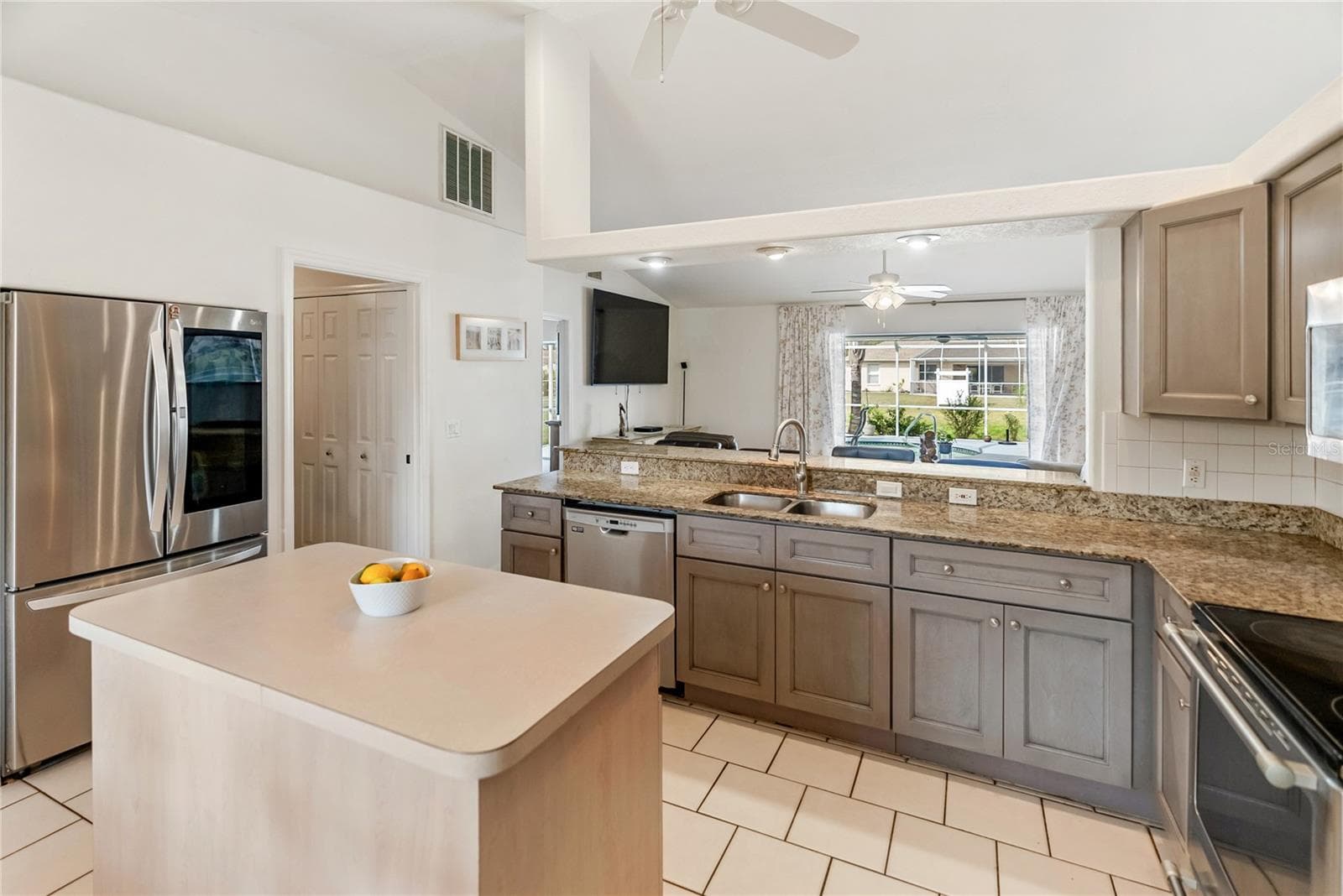 Single Family Residence at 4268 MULGRAVE AVE, NORTH PORT, photo 17 of 51