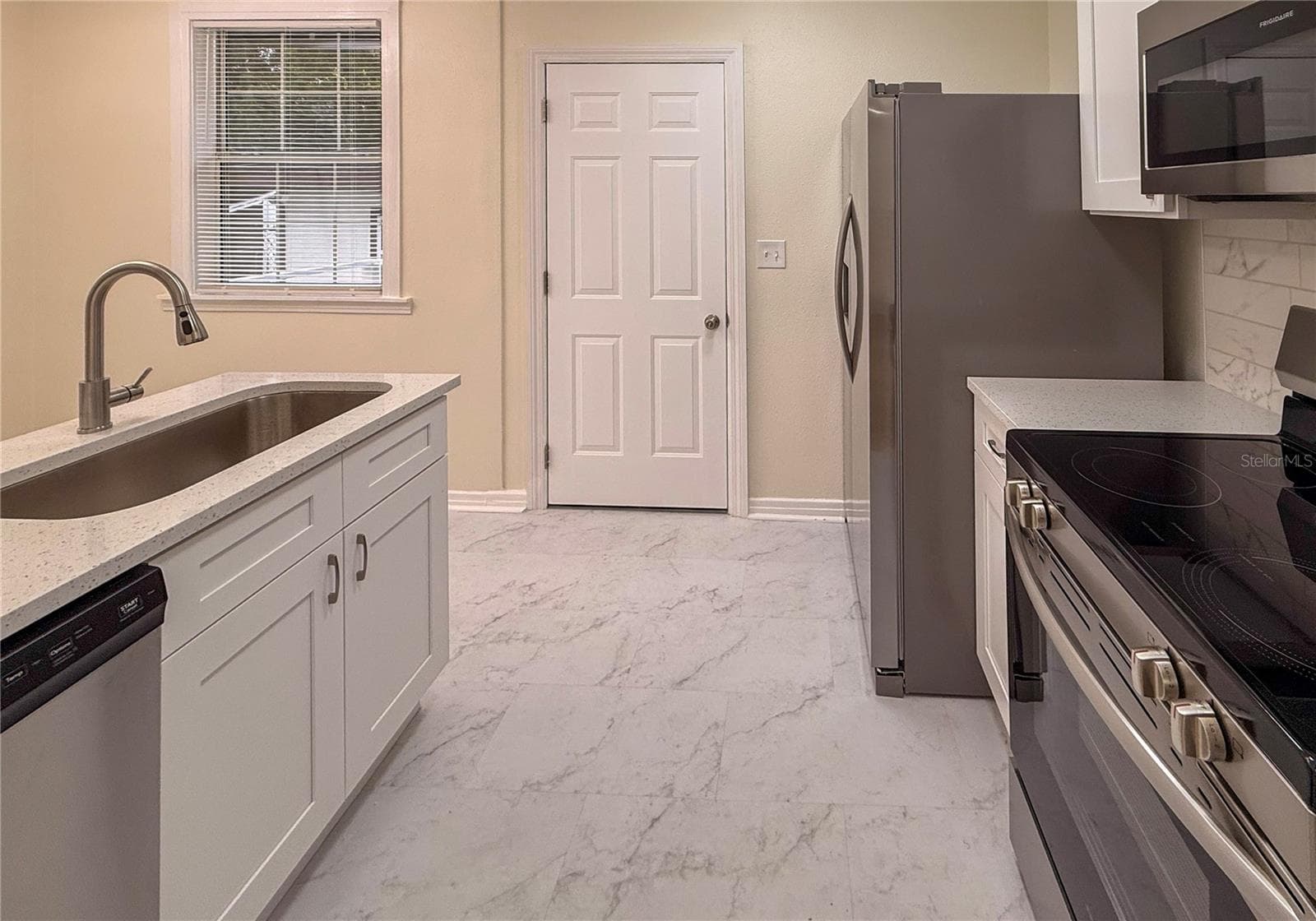 Single Family Residence at 5106 APPLETON AVE, JACKSONVILLE, photo 6 of 19