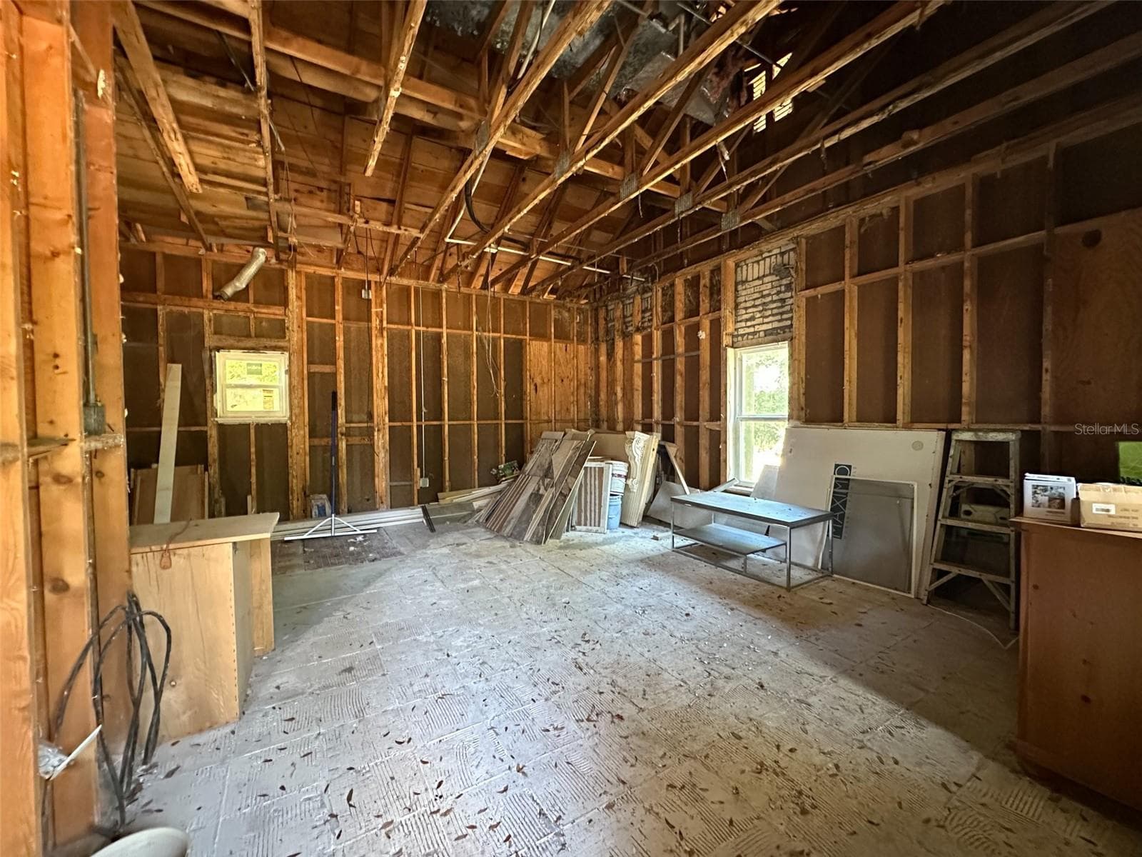 Inside Guest House /potential Man Cave - 3114 LITTLE RD, VALRICO