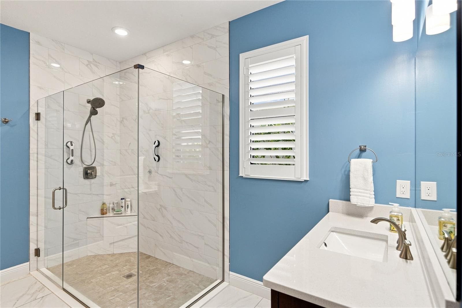 Master bath - 4952 FAIRHOPE CIR, LAKEWOOD RANCH