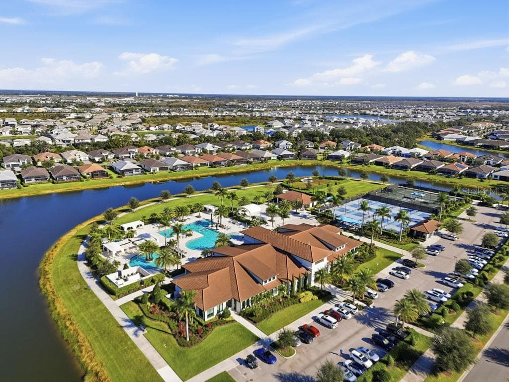Single Family Residence at 4952 FAIRHOPE CIR, LAKEWOOD RANCH, photo 71 of 77