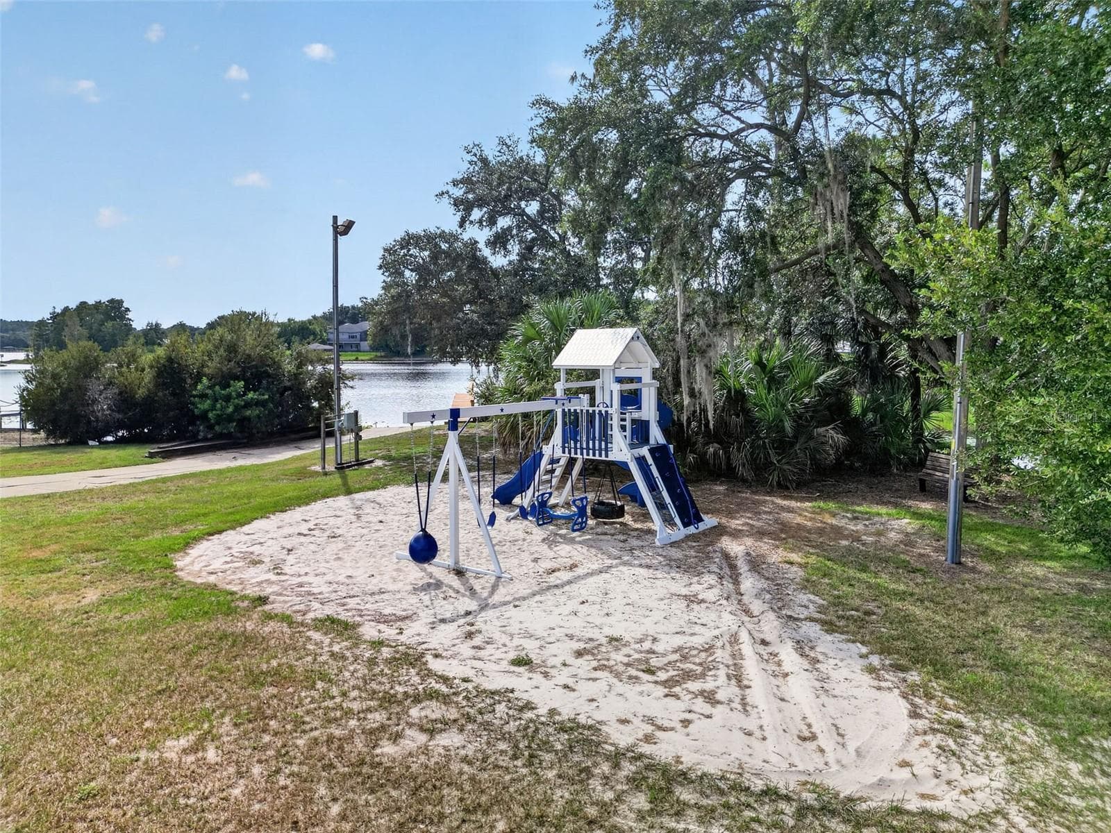 Community playground - 11340 PRESTON COVE RD, CLERMONT