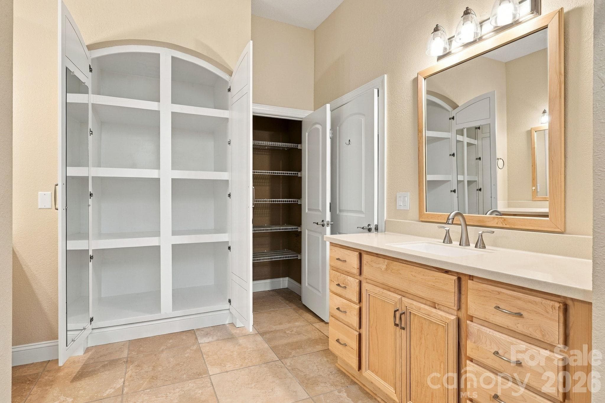 Custom Cabinets - 57 Talon Trail Lane, Etowah