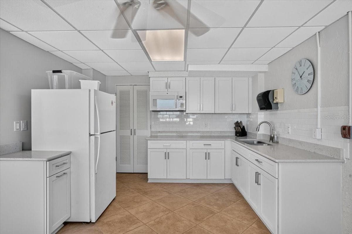 Condominium at 5200 GULF DR #107, HOLMES BEACH, photo 34 of 46