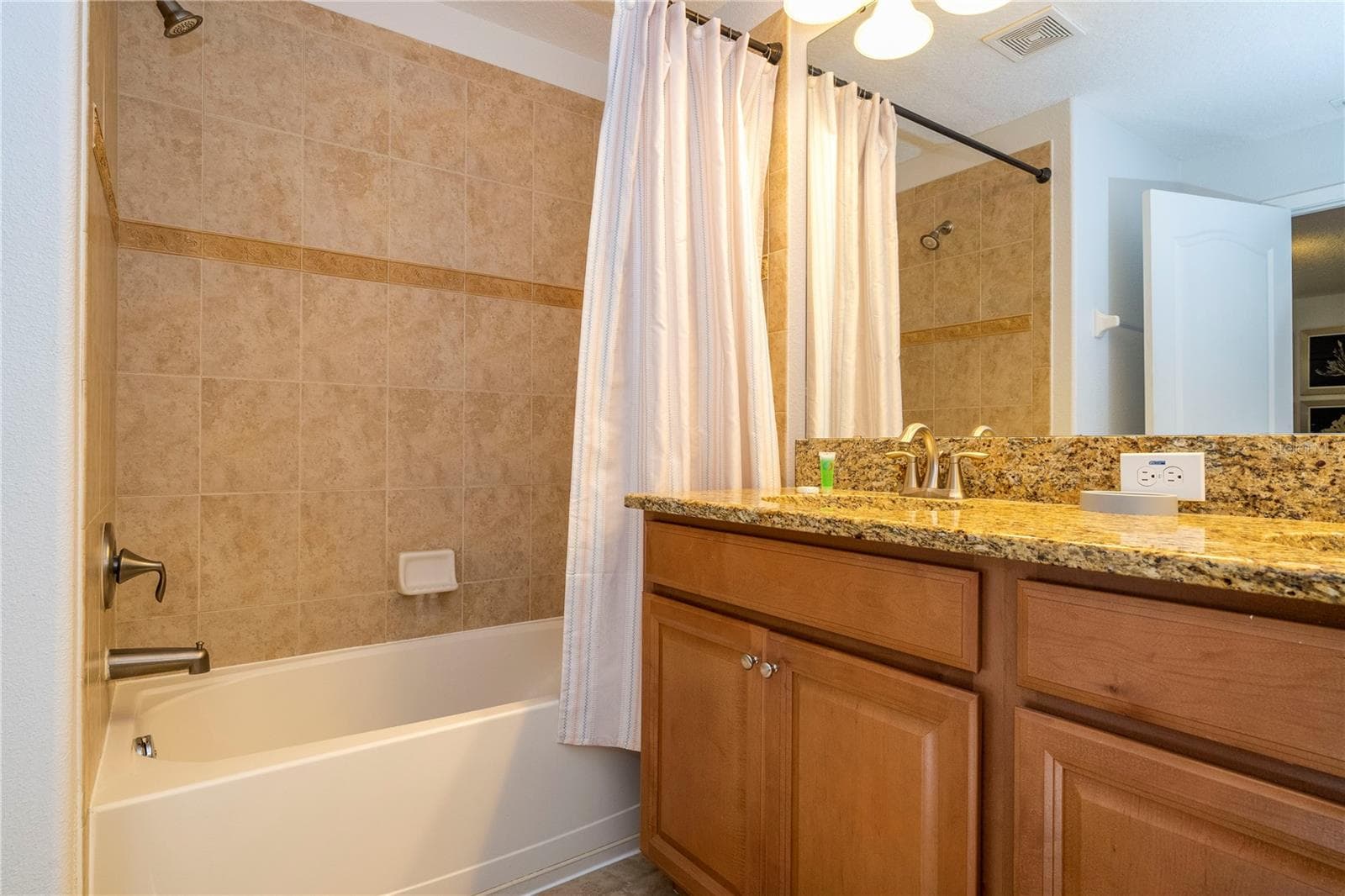 Townhouse at 2971 BANANA PALM DR, KISSIMMEE, photo 43 of 103