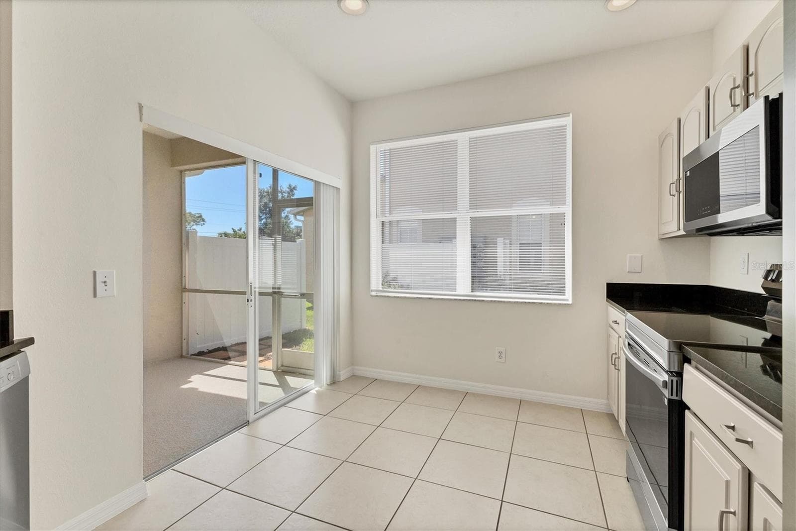Townhouse at 4104 CRABTREE AVE, SARASOTA, photo 8 of 46